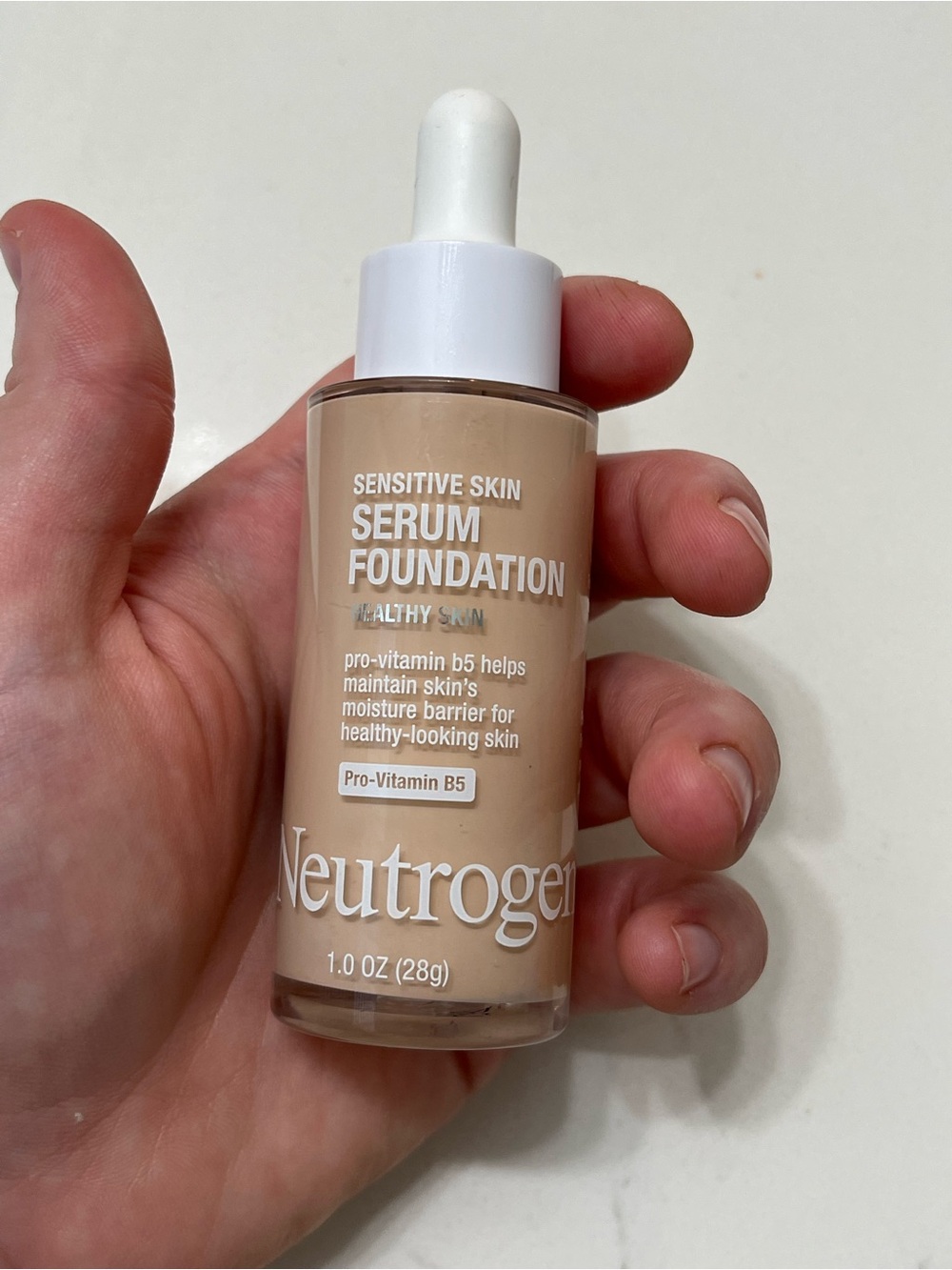 Neutrogena Sensitive Skin Serum Foundation , Shade Light 01 , NEW